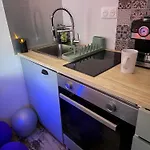 Nantais شقة